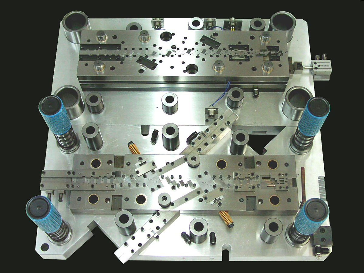 プレス金型 　150t未満