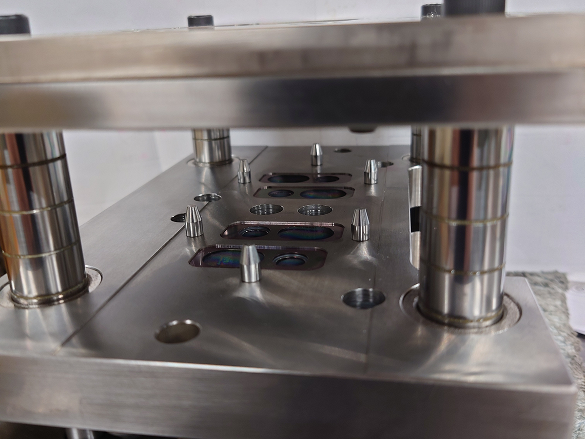 精密プレス金型