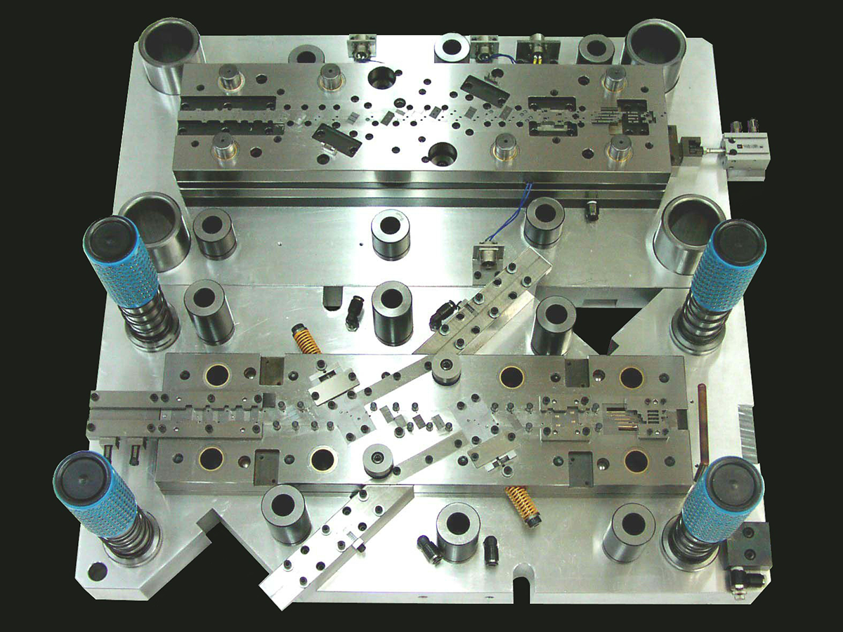 プレス精密部品・複合部品